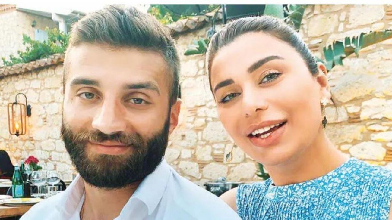 Ebru Şancı, kızlarına ruj sürdü yansılar ise çığ üzere büyüdü!
