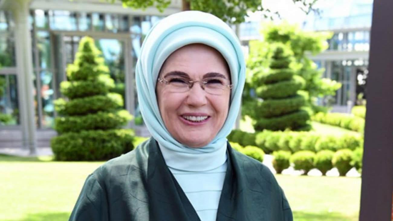 Emine Erdoğan Sultan II. Abdülhamit Han’ın torununu ağırladı!