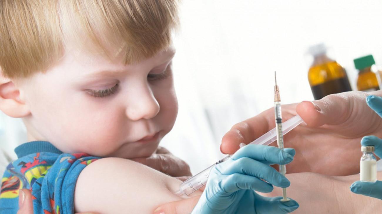 Meningokok aşısı nedir, ne zaman yapılır? Meningokok aşısının yan etkileri var mı?