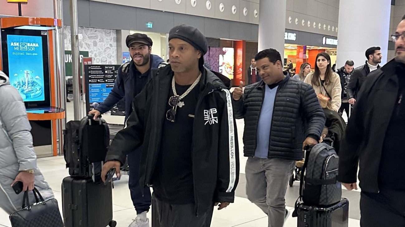Efsane futbolcu Ronaldinho İstanbul’a geldi!