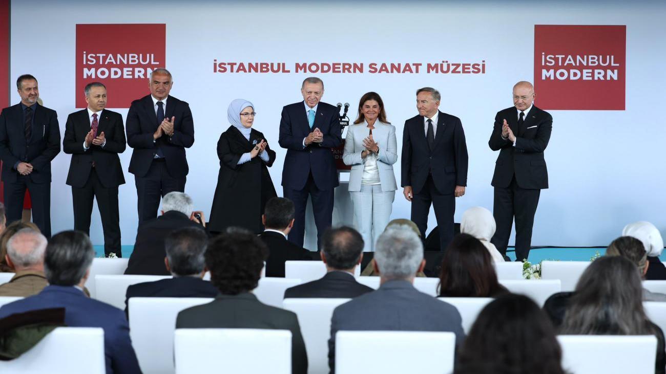 Emine Erdoğan İstanbul Modern’in yeni binasından duyurdu: Hayırlı olmasını diliyorum!